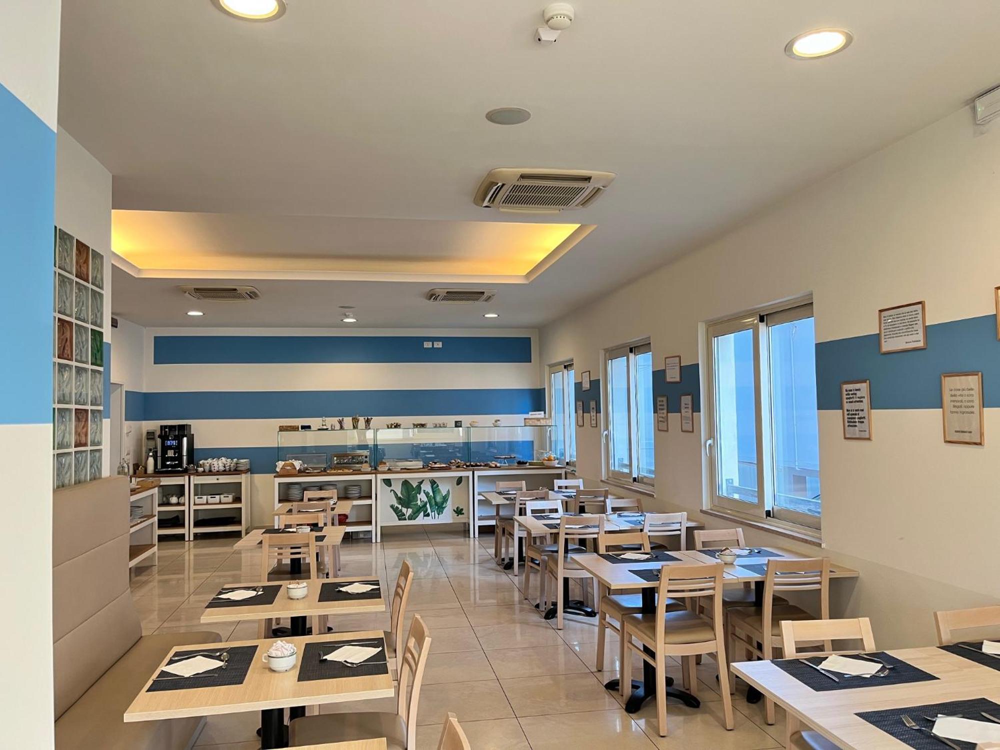Hotel Berenice Rimini Exterior photo