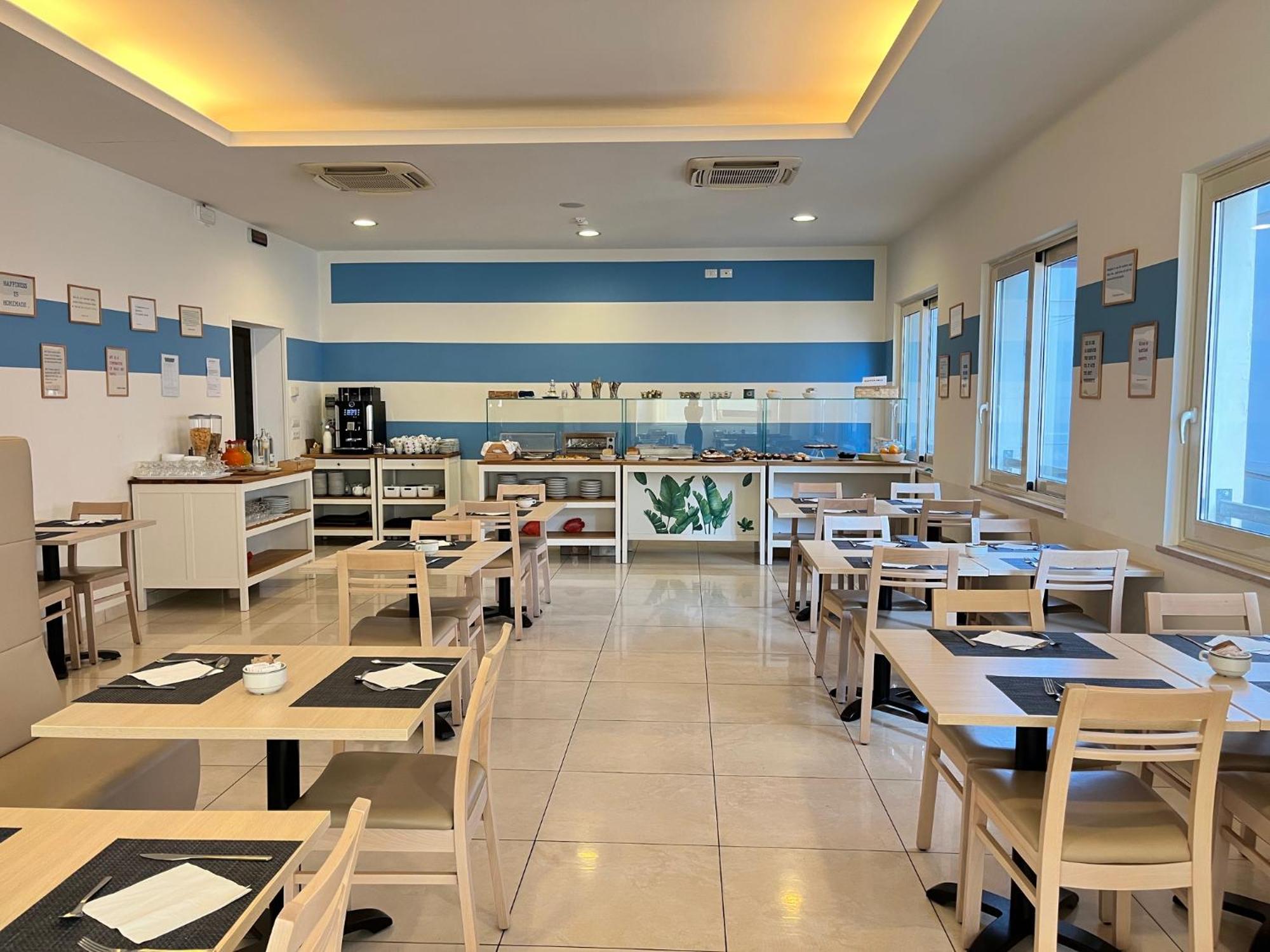 Hotel Berenice Rimini Exterior photo