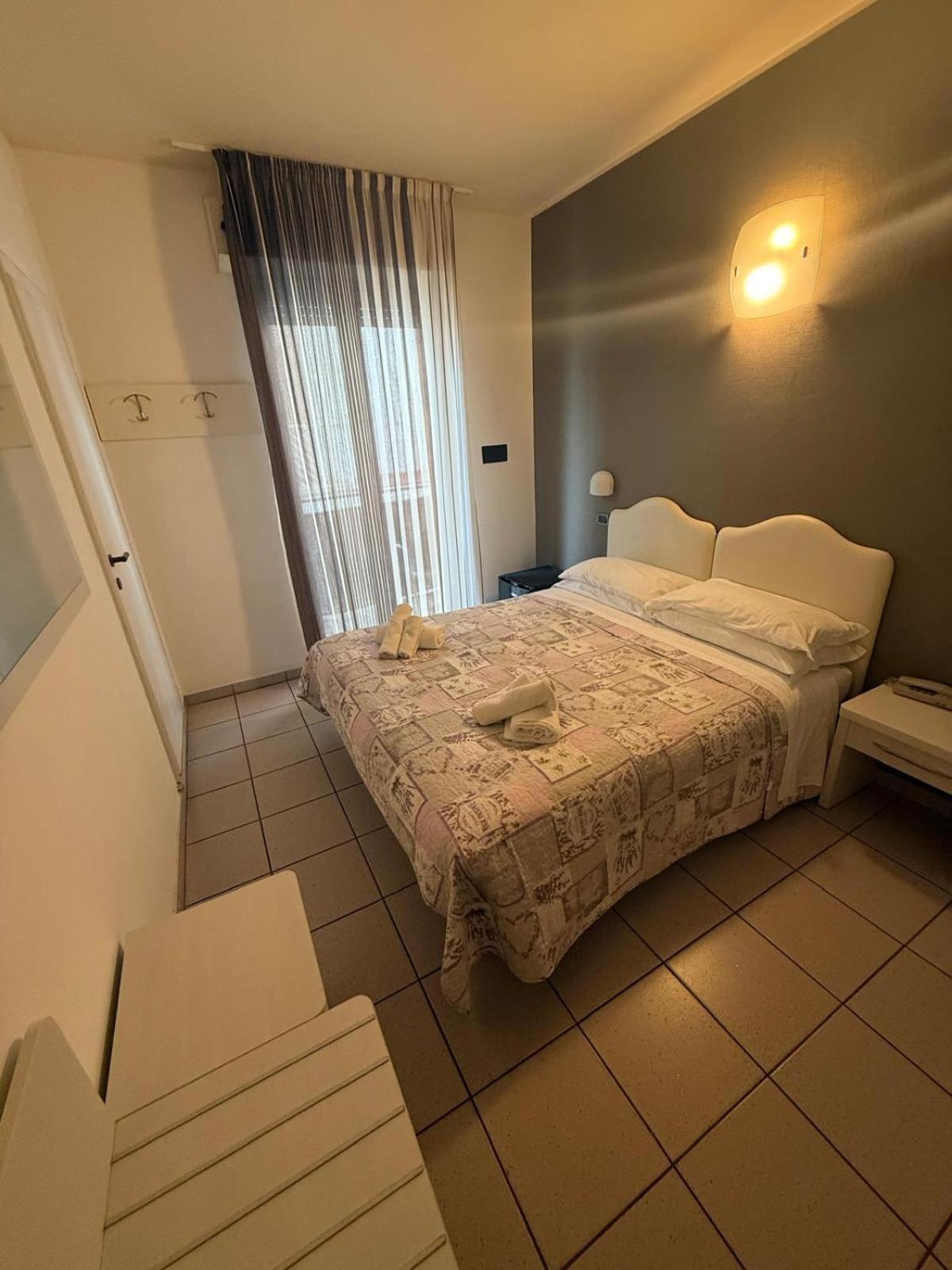 Hotel Berenice Rimini Exterior photo