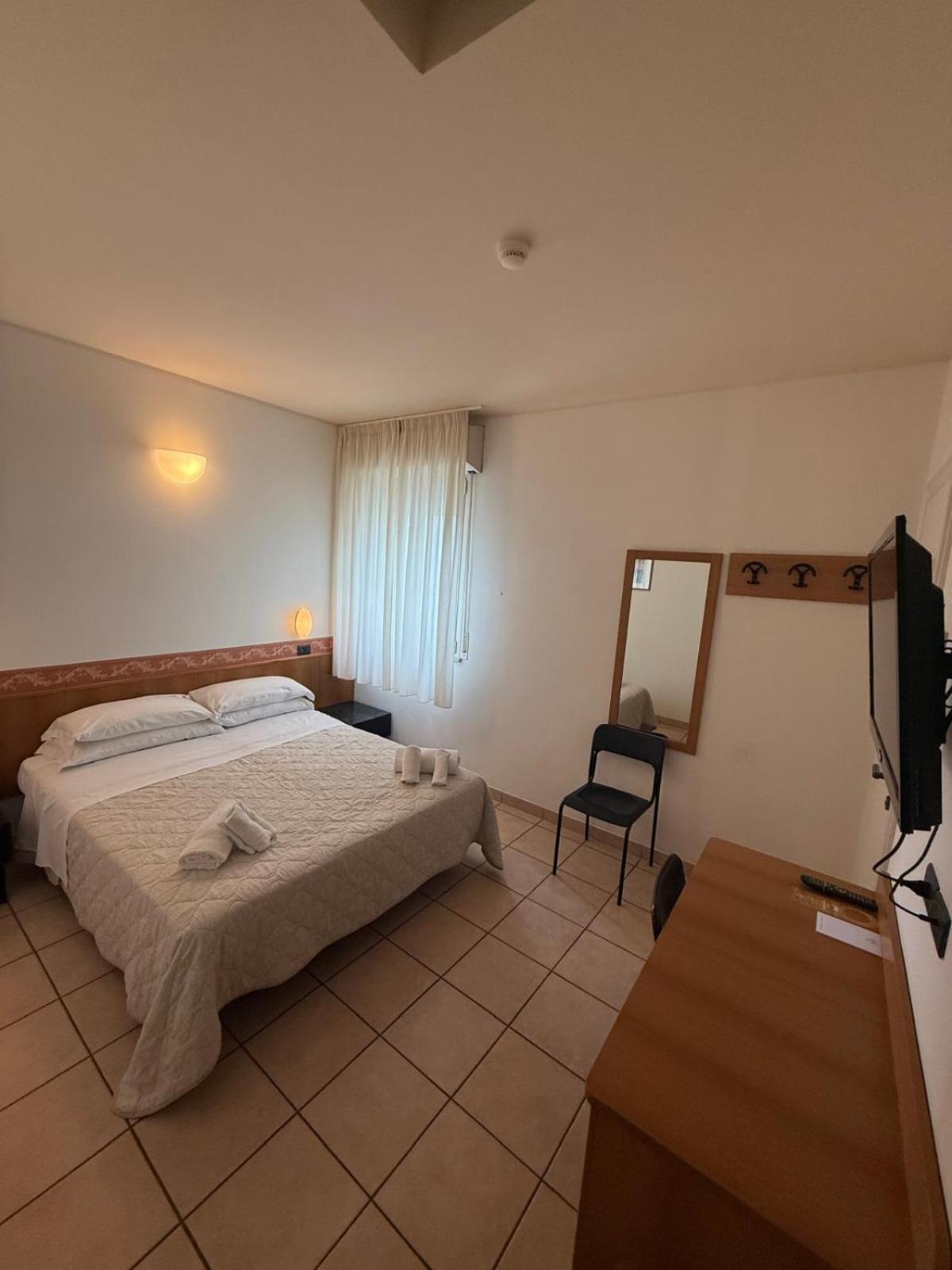 Hotel Berenice Rimini Exterior photo