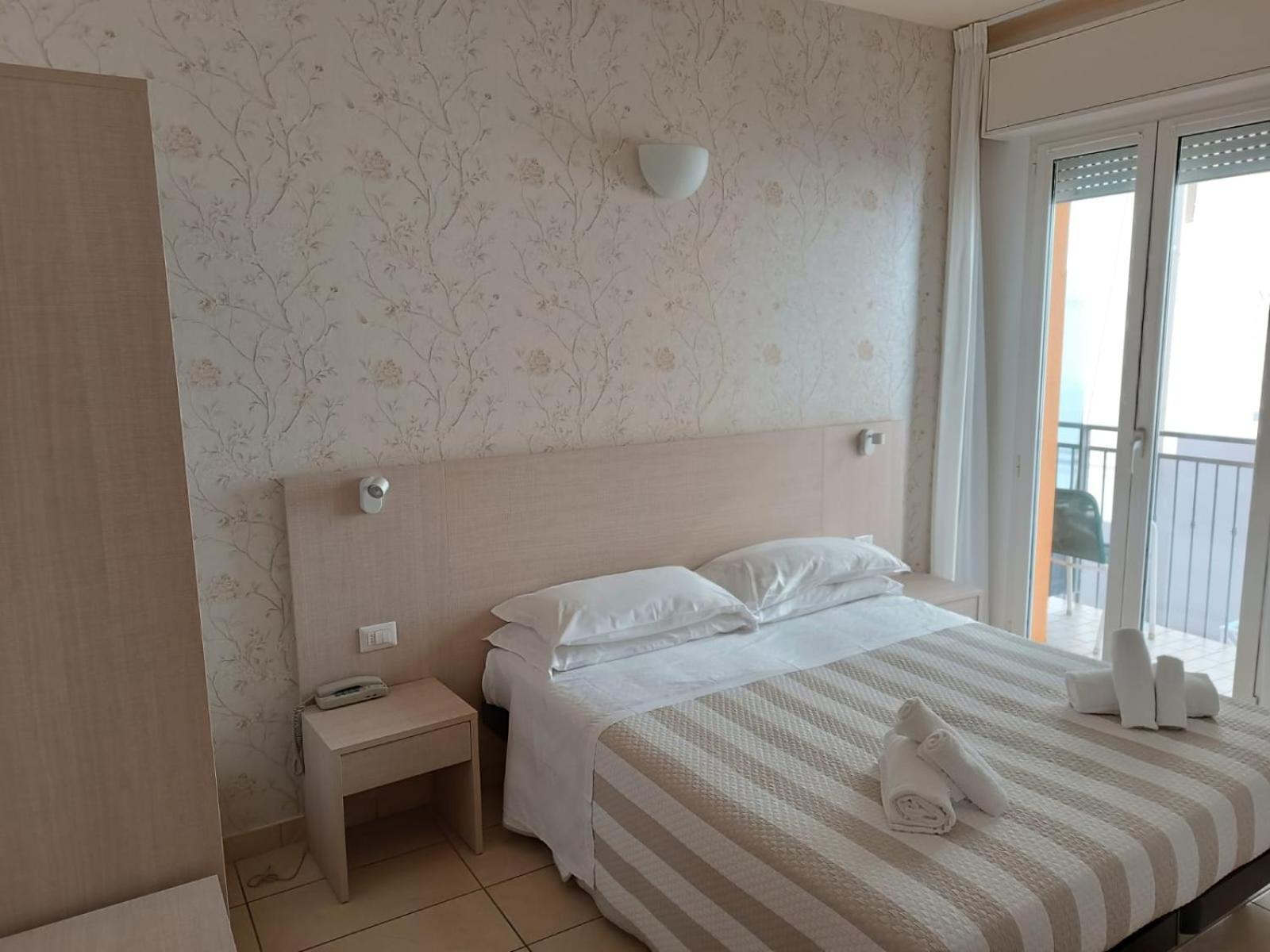 Hotel Berenice Rimini Exterior photo