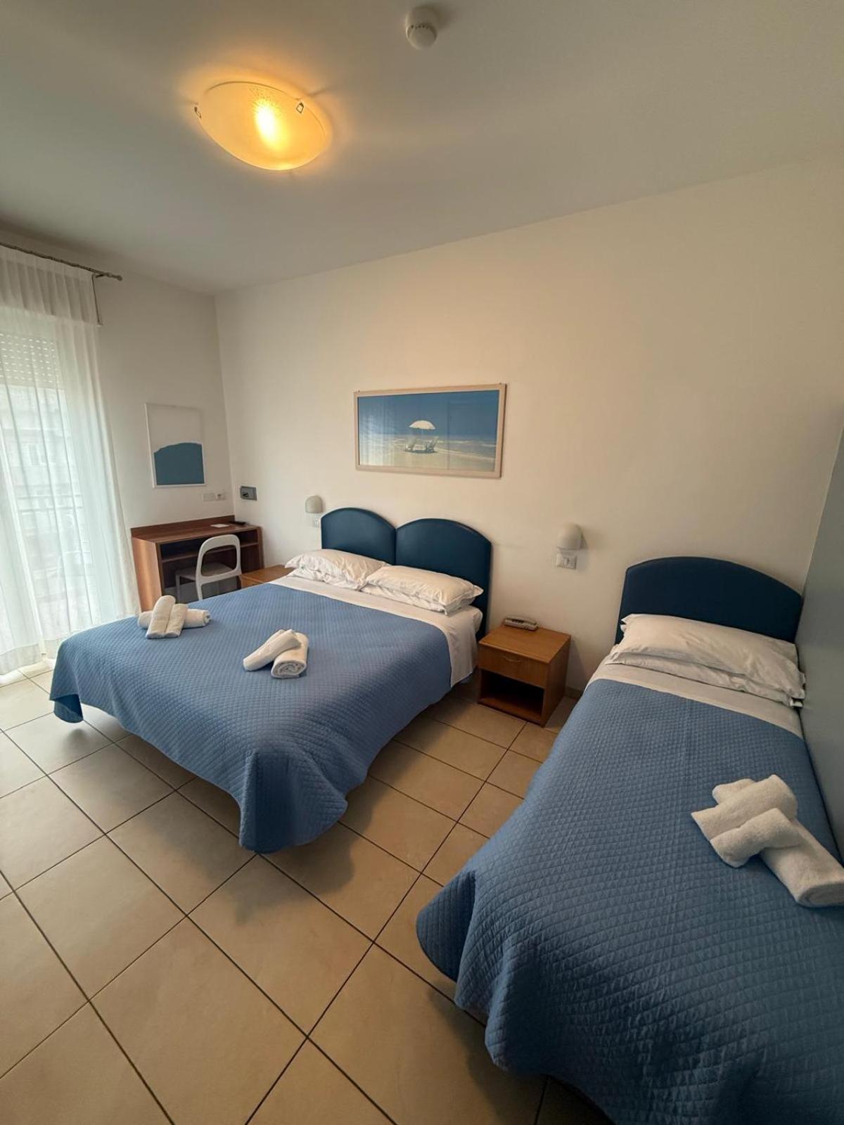 Hotel Berenice Rimini Exterior photo